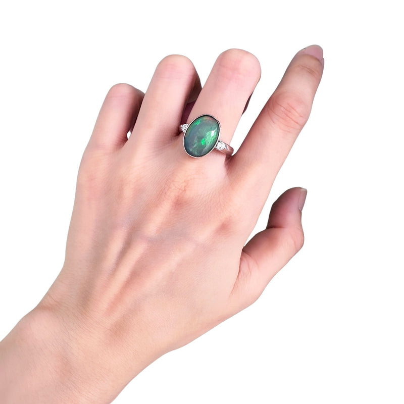 18K/750 White Gold Opal Diamond Ring