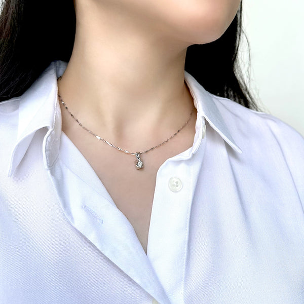 18K/750 White Gold Everyday Wear Solitaire Diamond Pendant
