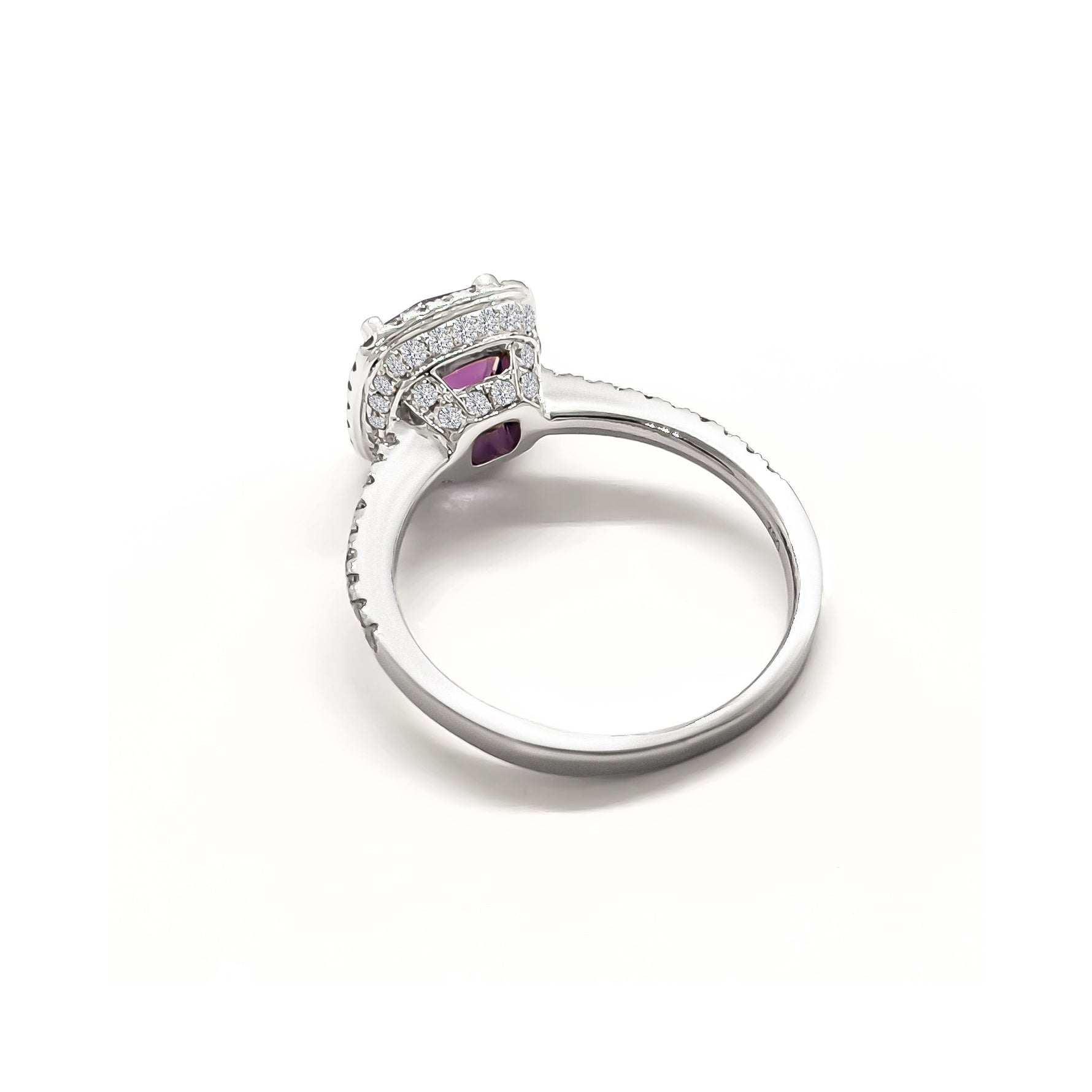 18K/ 750 White Gold Cushion Amethyst Diamond Ring