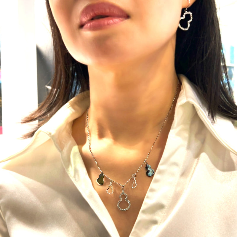 FAR EAST 18K/750 White Gold Gourd Diamond Necklace