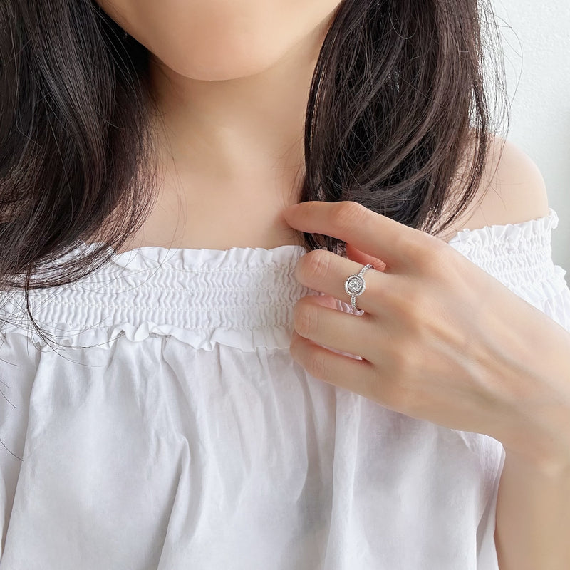 18K/750 White Gold Diamond Halo Ring