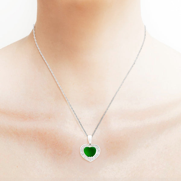 18K (750) White Gold Ladies/ Women Heart Shaped Imperial Jade and Diamond Pendant