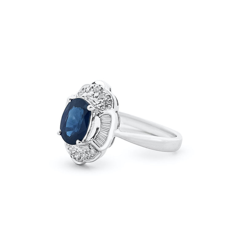 18K/ 750 White Gold Blue Sapphire Diamond Ring