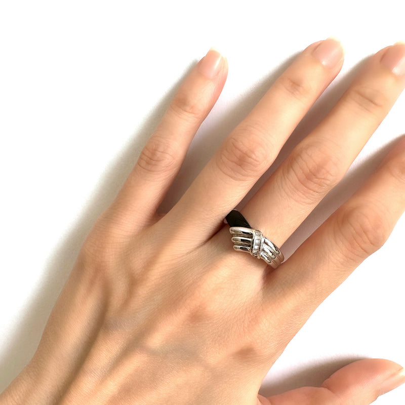 18K/750 White Gold Onyx Diamond Ring