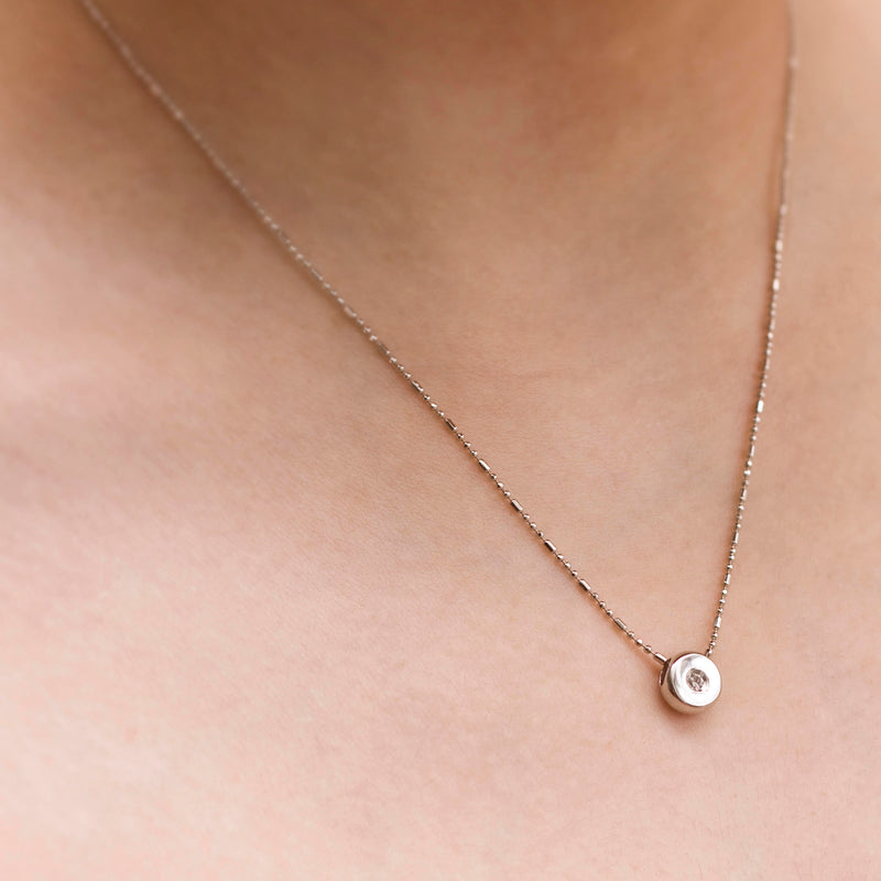 9K (375) White Gold Ladies/ Women Round Diamond Pendant with Necklace