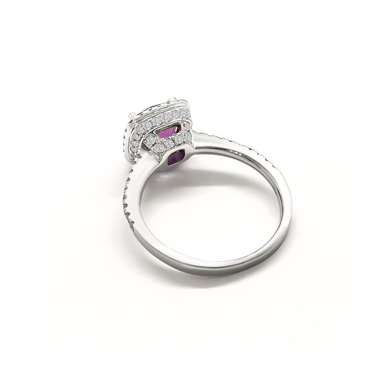 18K/ 750 White Gold Cushion Amethyst Diamond Ring