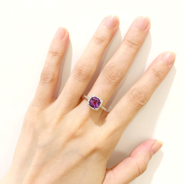 18K/ 750 White Gold Cushion Amethyst Diamond Ring