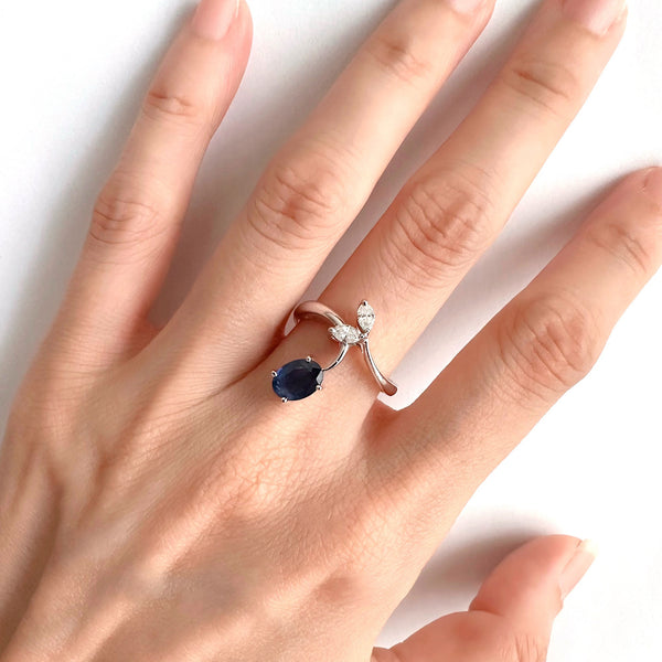 18K/ 750 White Gold Blue Sapphire Diamond Wonder Ring